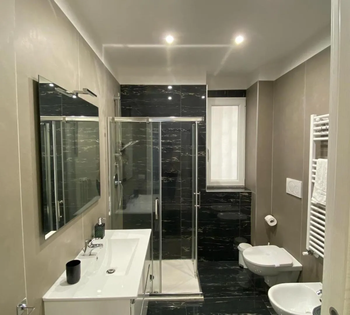 Ennio Rooms Bari Italia