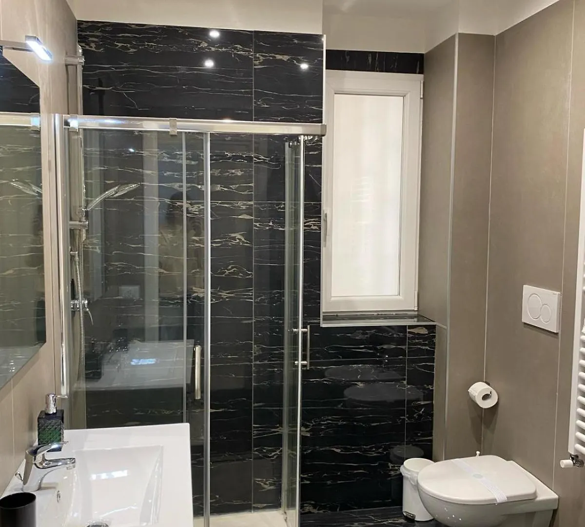Ennio Rooms Bari